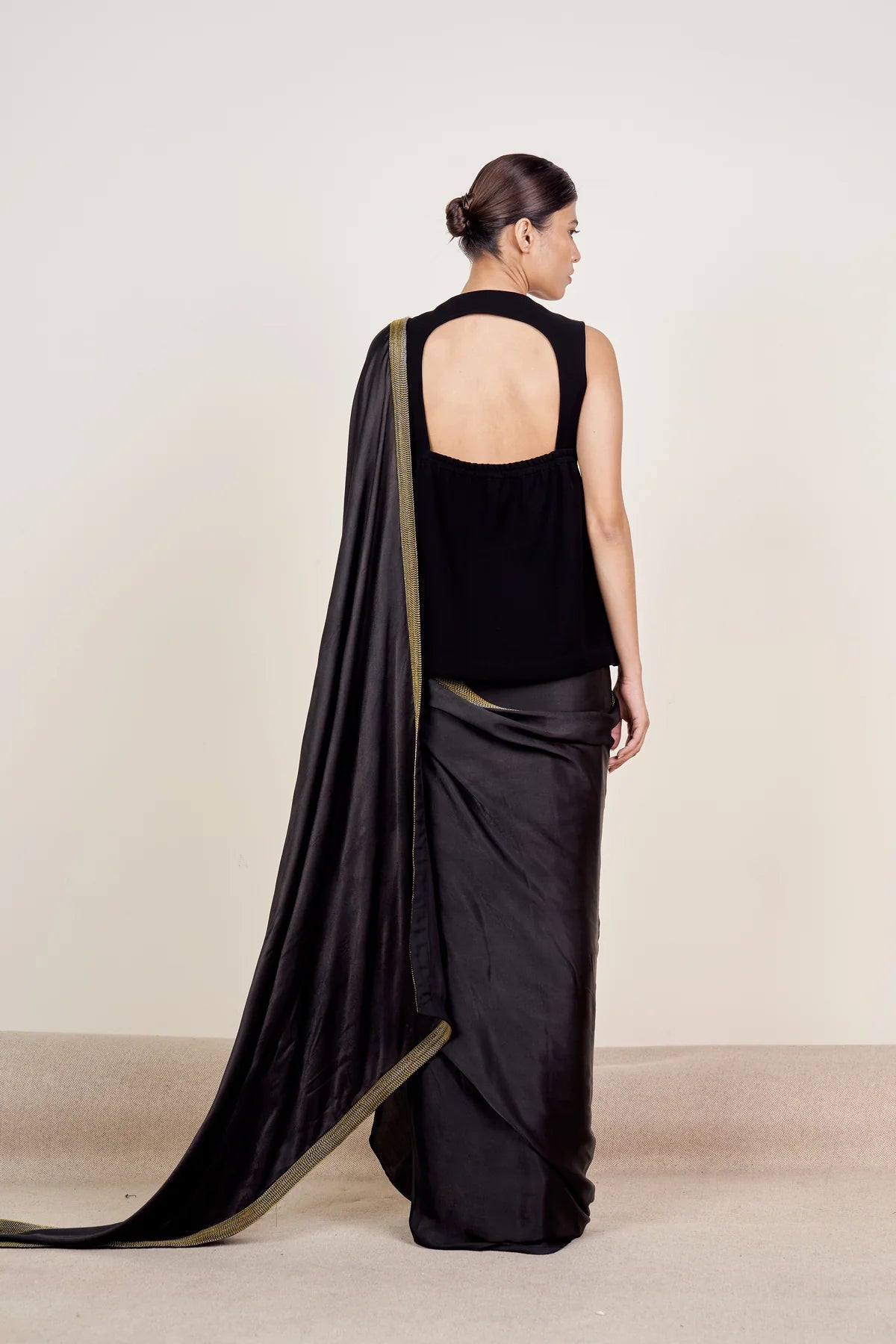 Contoured Slit Top